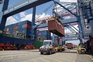 Container-Terminal am Hafen von New York