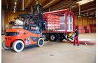 Die Badische Staatsbrauerei Rothaus hat ab sofort fünf eActros 400 von Daimler Truck im Fuhrpark. 